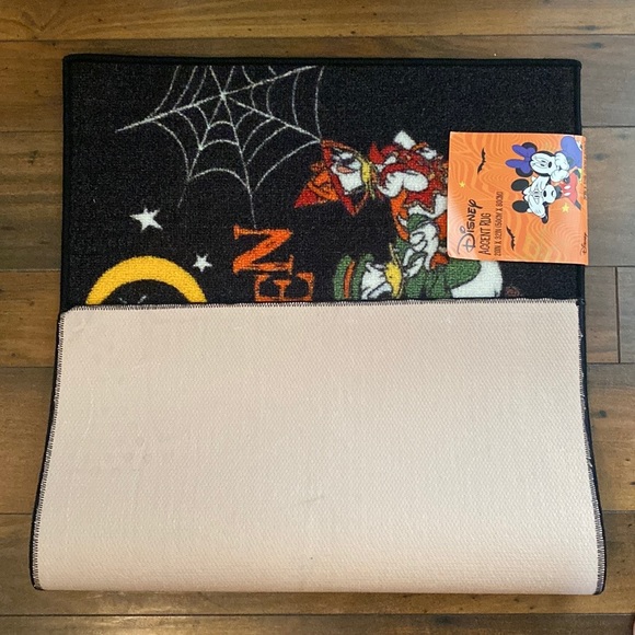 Disney Mickey and friends NWT Halloween Accent Rug 🎃 - Picture 8 of 8
